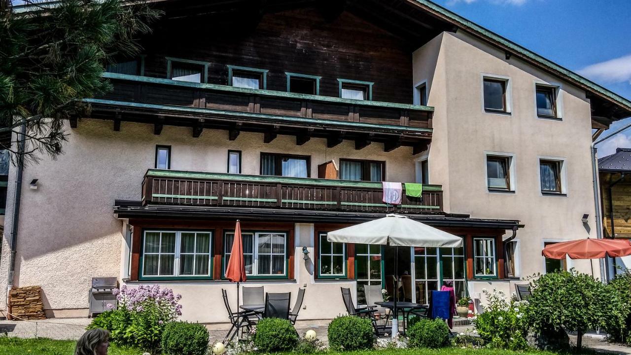 Ferienhaus Helmuth Oberreiter Bed & Breakfast Flachau Exterior photo